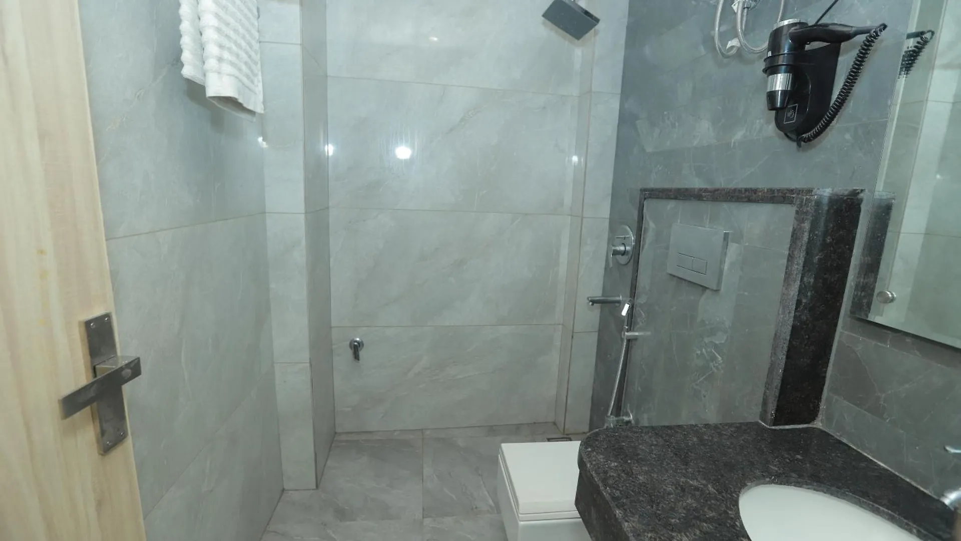 ***  Hotel Zed - Near Delhi Airport New Delhi India