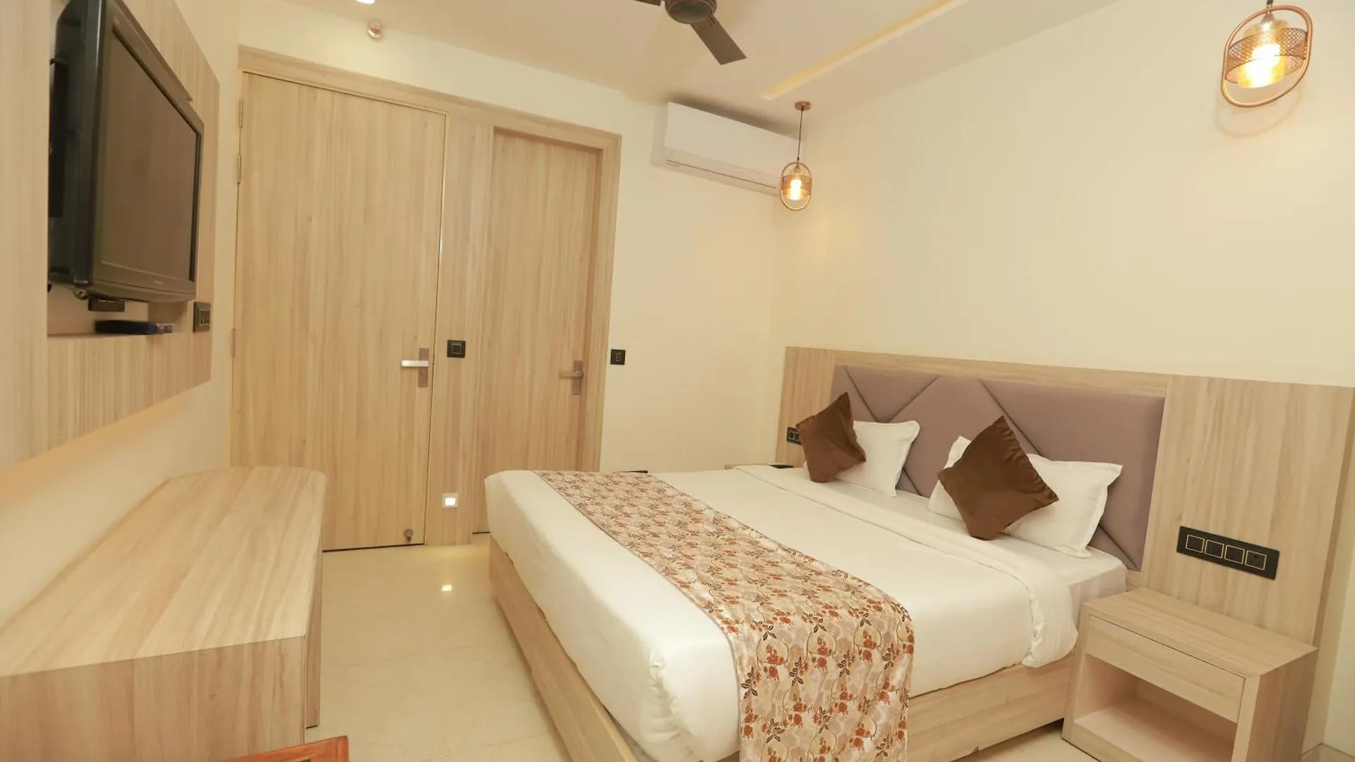 Hotel Zed - Near Delhi Airport New Delhi
