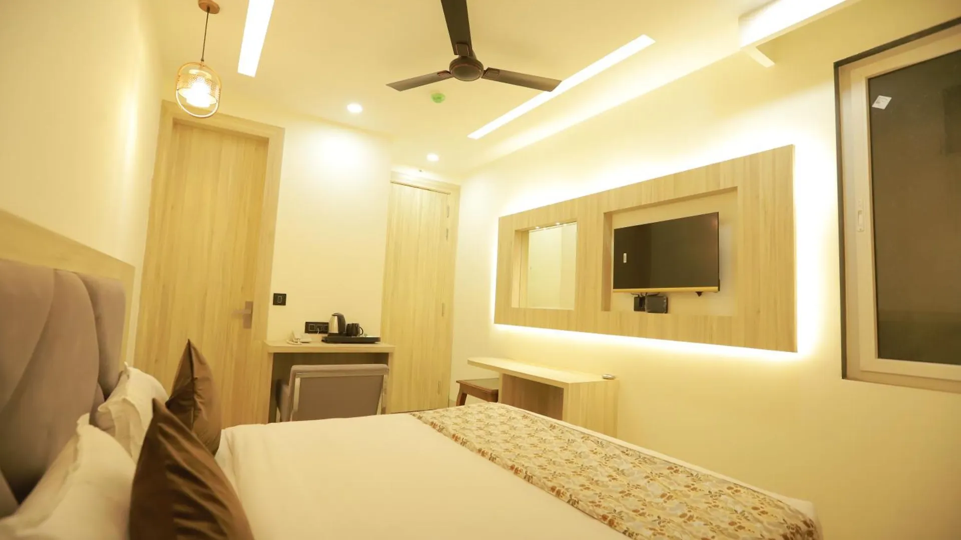 ***  Hotel Zed - Near Delhi Airport New Delhi India