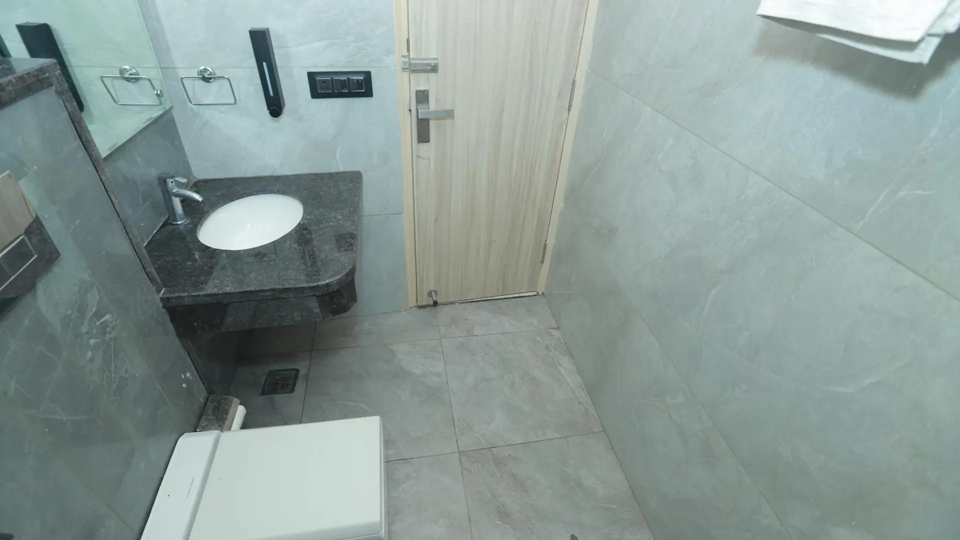 Hotel Zed - Near Delhi Airport New Delhi 3*,  India