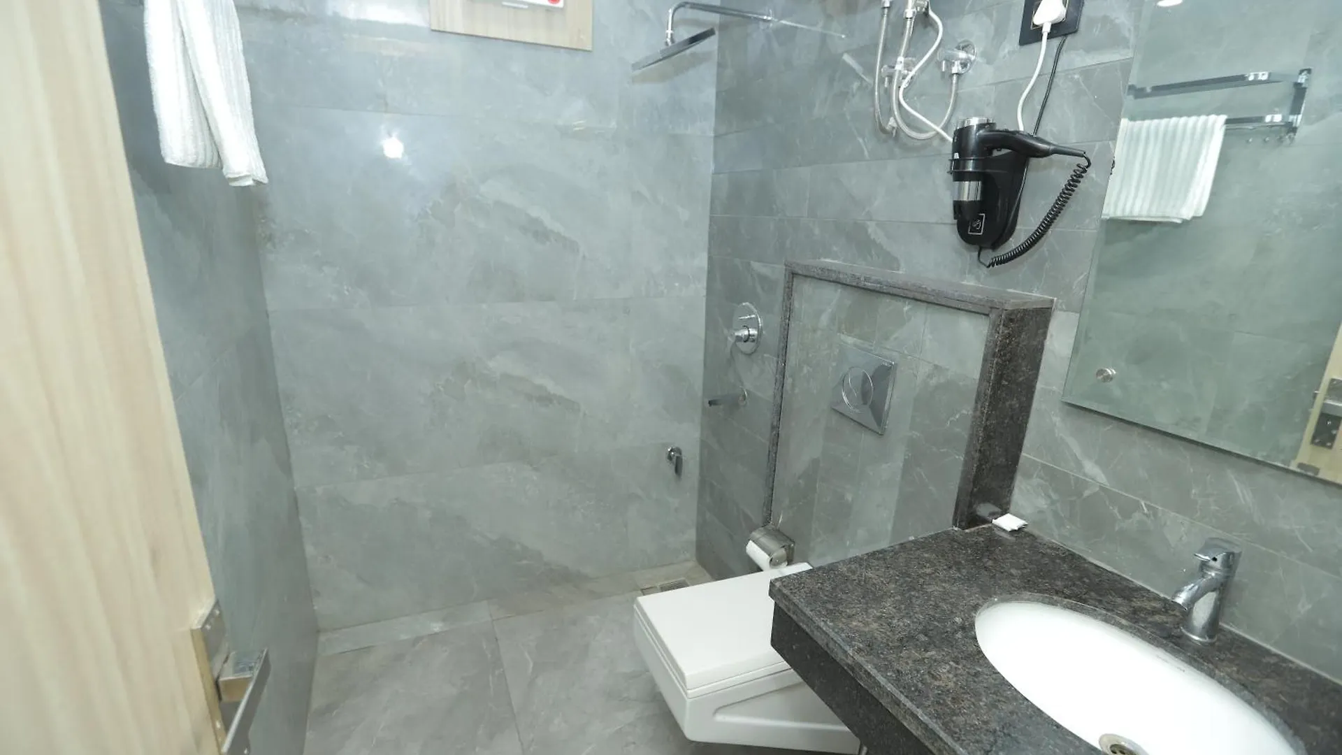 Hotel Zed - Near Delhi Airport New Delhi
